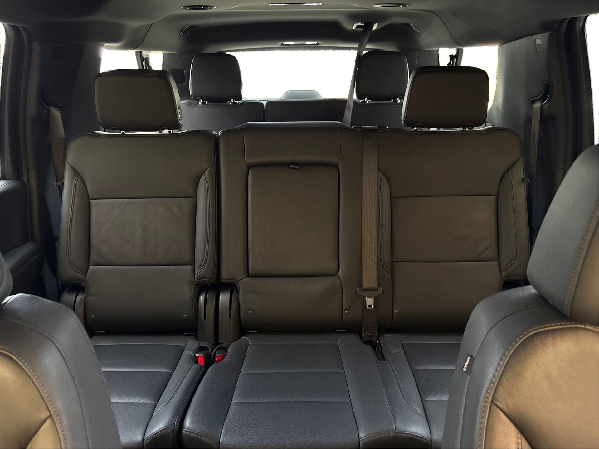 Used 2025 Chevrolet Suburban Z71 AWD/4WD image 17