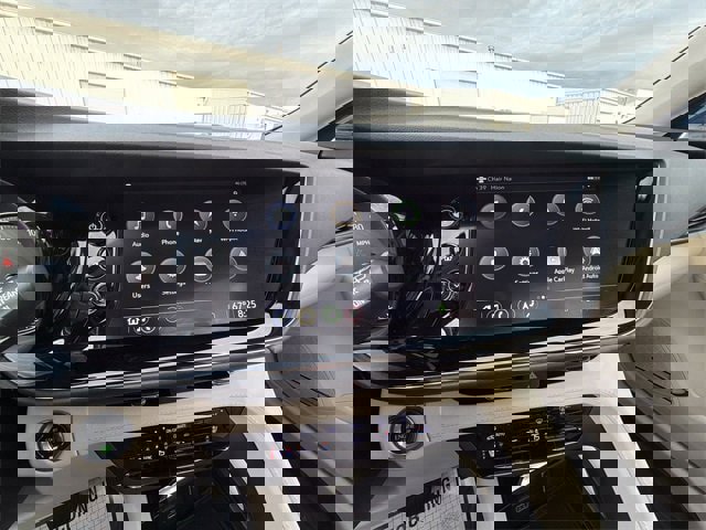 Used 2023 Buick Envision Avenir image 47