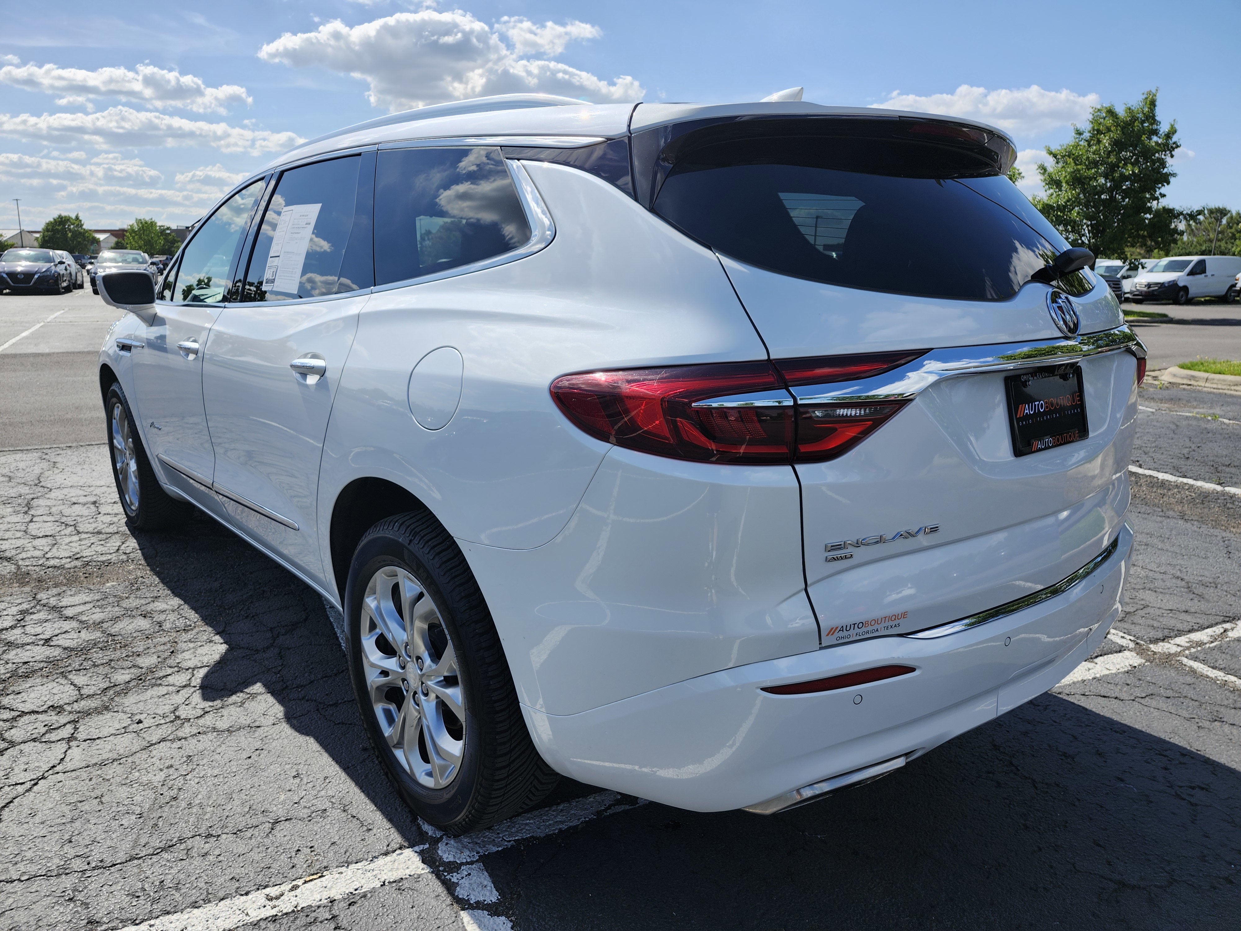 Used 2020 Buick Enclave Avenir w/ Avenir Technology Package AWD/4WD image 16