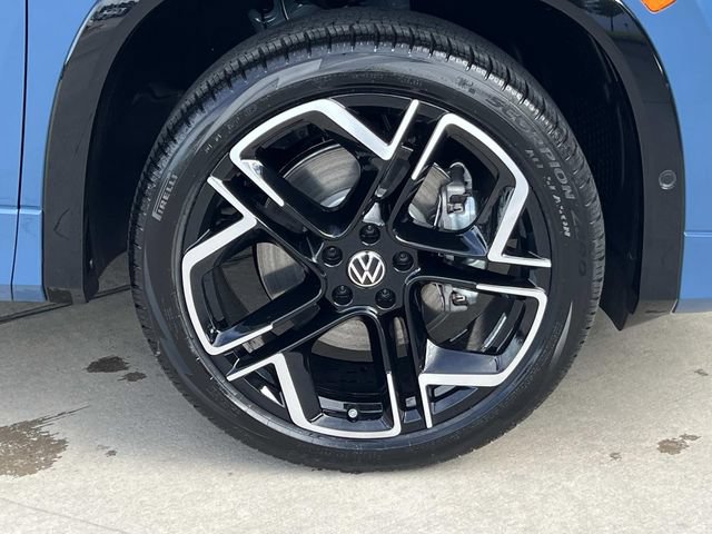 New 2026 Volkswagen Tiguan SEL R-Line AWD/4WD image 3
