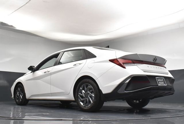 Used 2024 Hyundai Elantra SEL FWD image 34