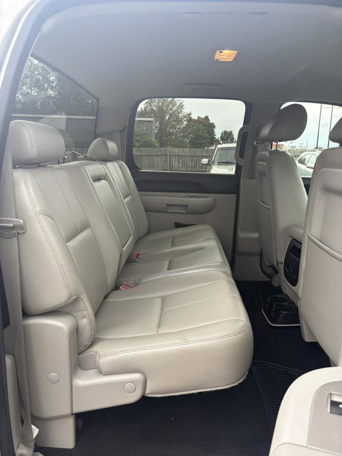 Used 2011 Chevrolet Silverado 3500 LT w/ Snow Plow Prep Package image 16