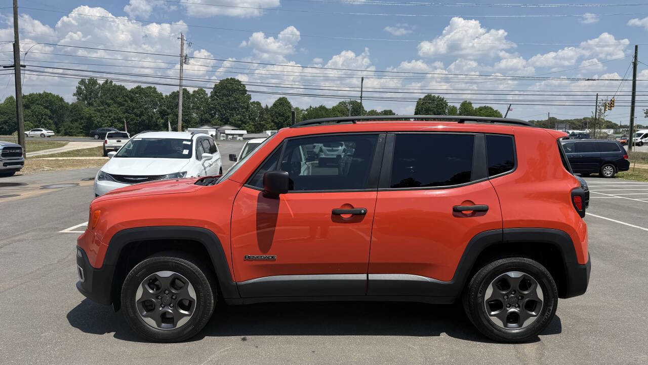 Used 2017 Jeep Renegade Sport w/ Power & Air Group AWD/4WD image 4