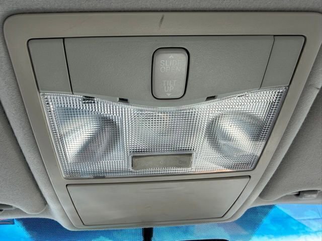 Used 2005 Toyota Avalon XLS FWD image 15
