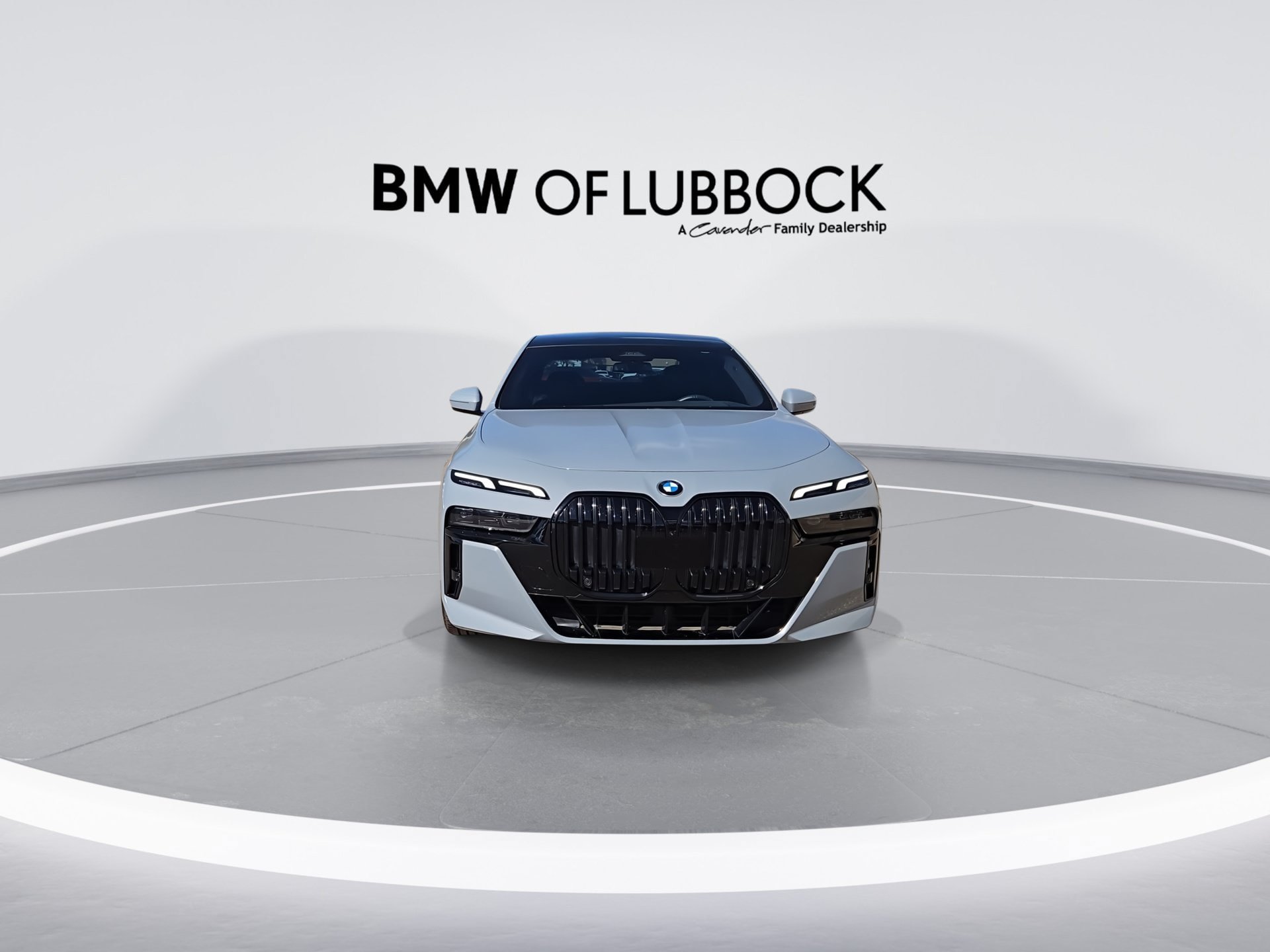 Used 2023 BMW 740i w/ Parking Assistance Package RWD image 3