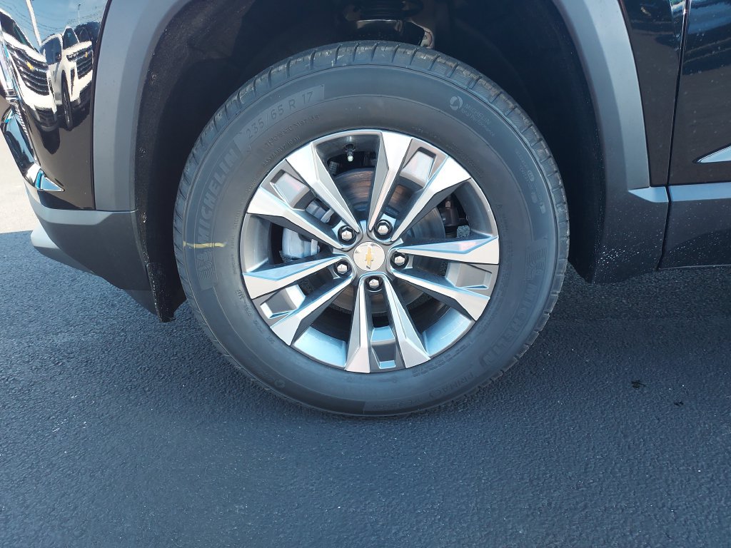 New 2027 Chevrolet Equinox LT w/ LPO, Floor Liner Package AWD/4WD image 10
