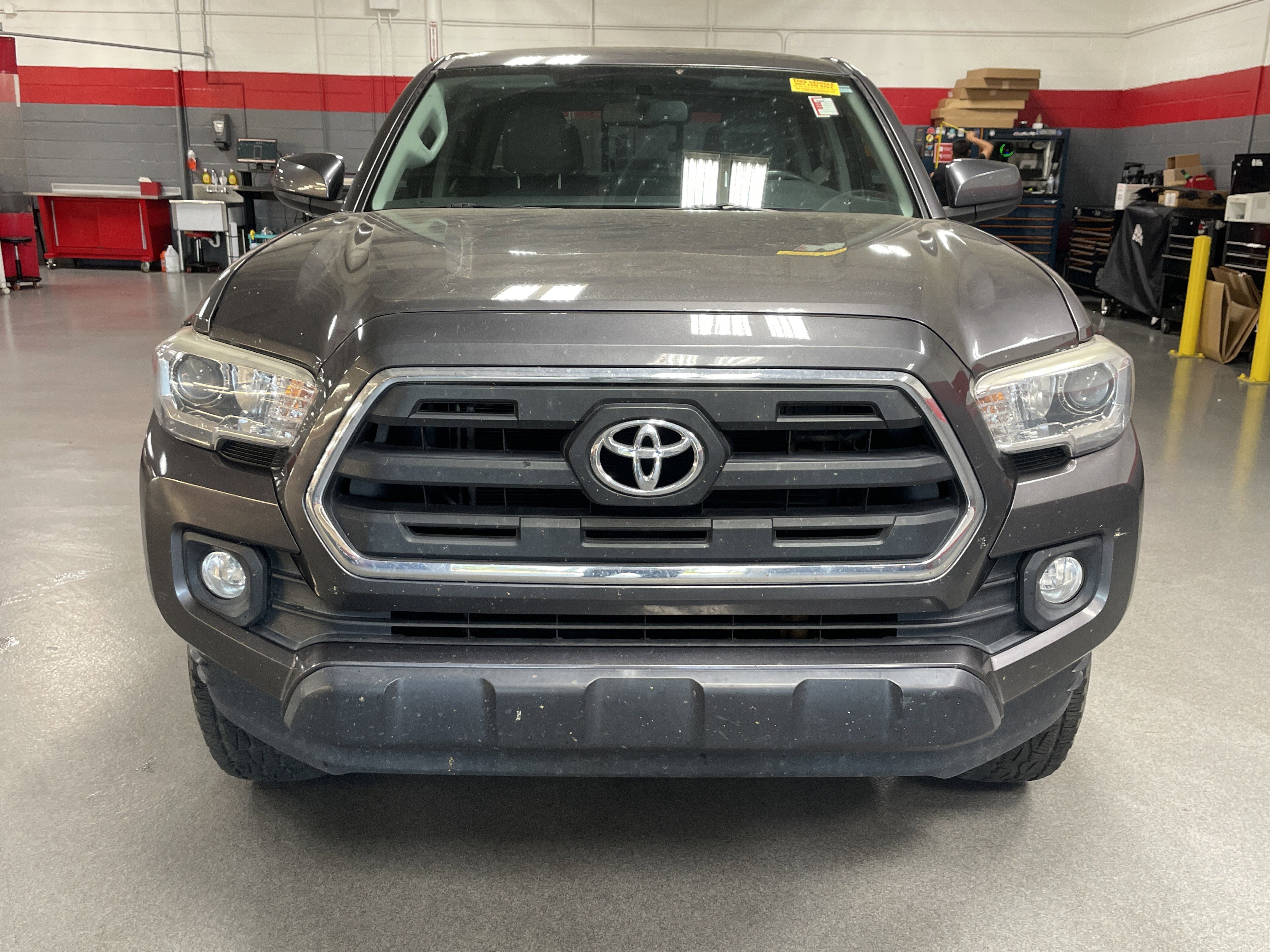 Used 2017 Toyota Tacoma SR5 image 3