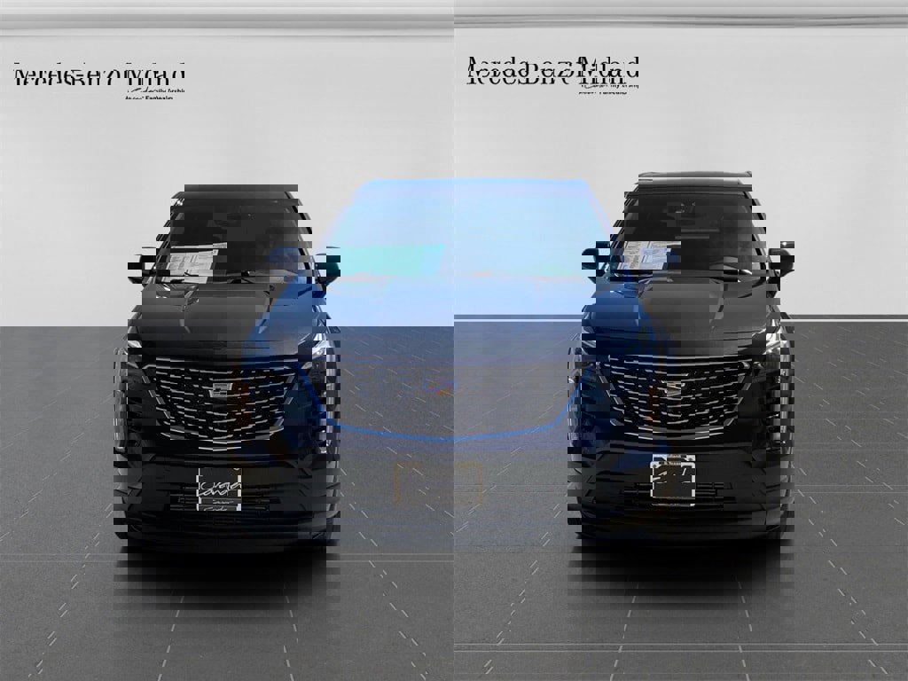 Used 2023 Cadillac XT4 Luxury w/ Cold Weather Package image 2