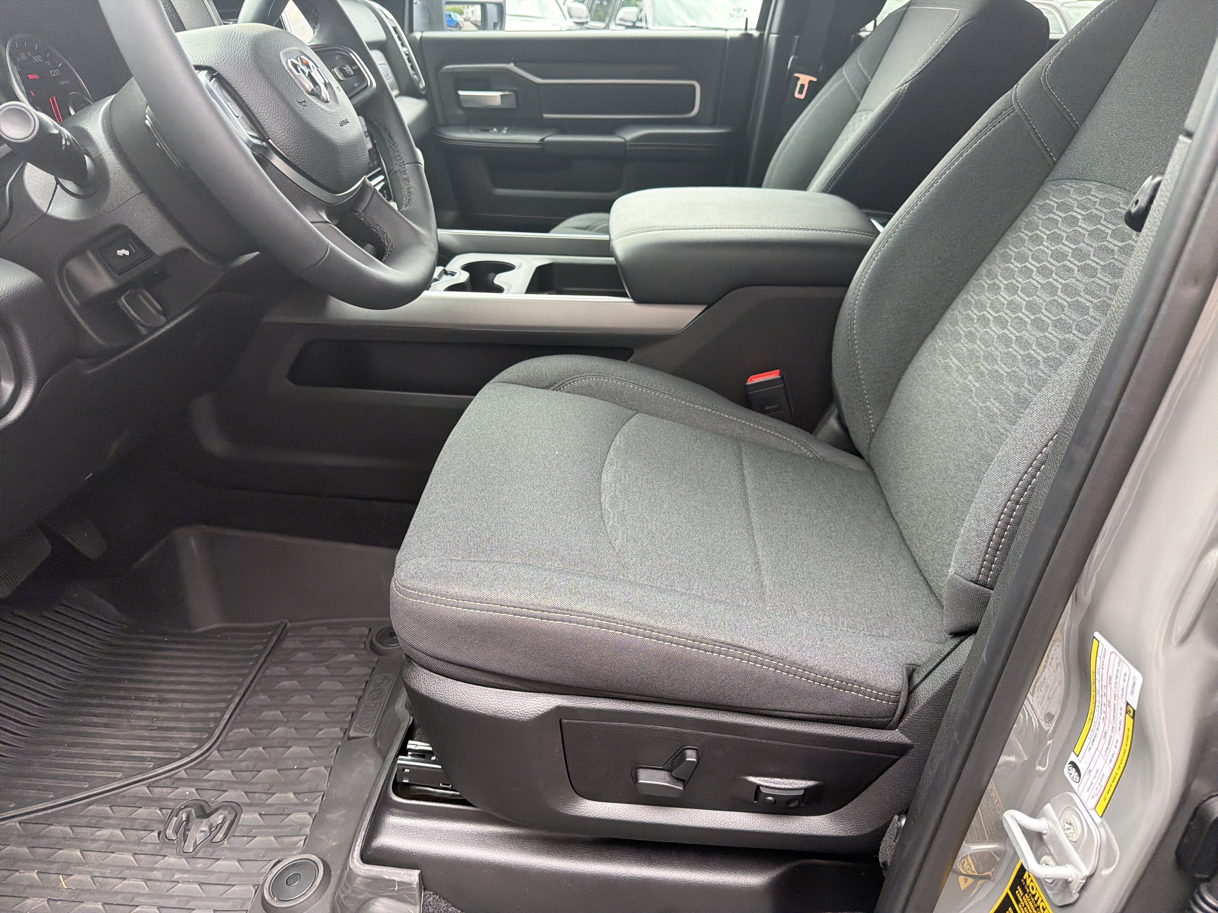 New 2026 RAM 2500 Big Horn AWD/4WD image 11