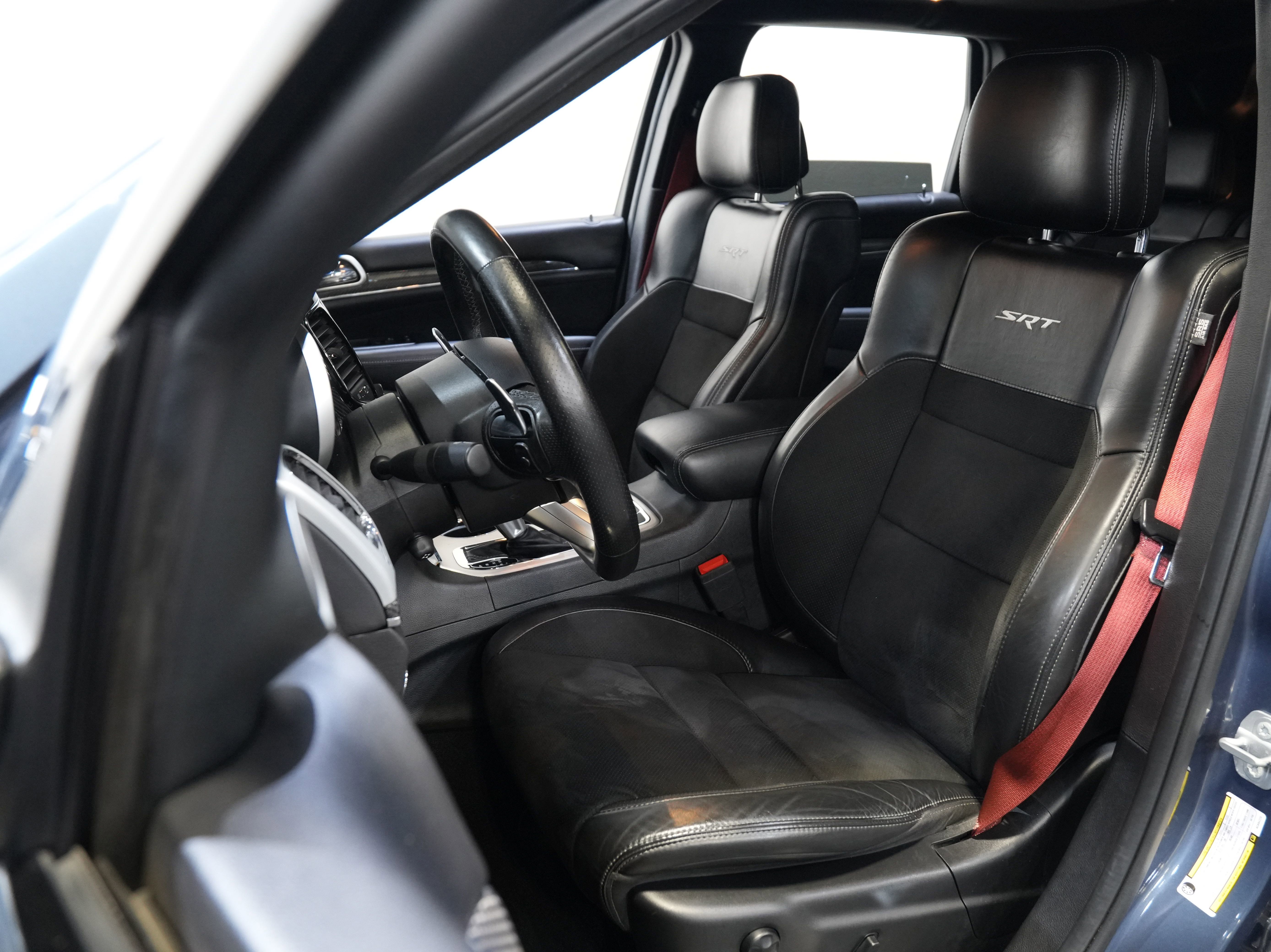 Used 2019 Jeep Grand Cherokee SRT w/ Trailer Tow Group IV AWD/4WD image 29