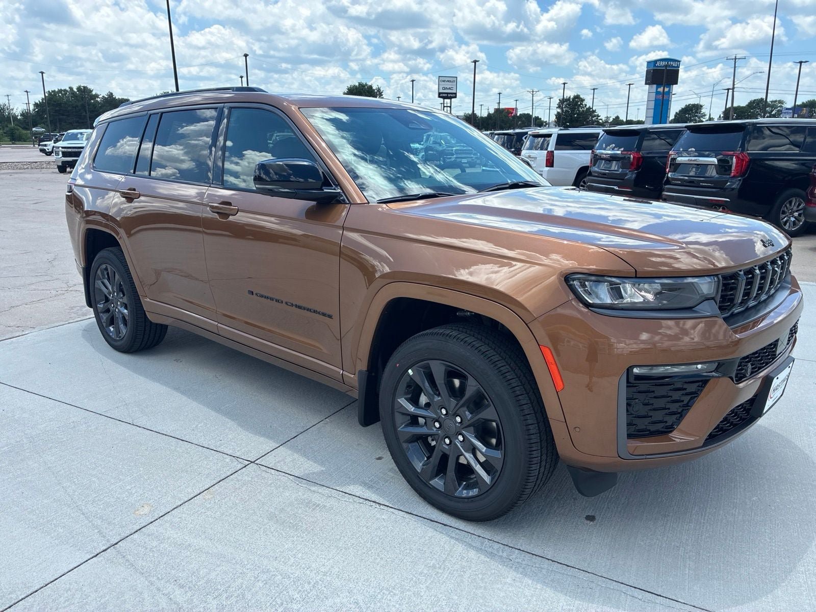 New 2026 Jeep Grand Cherokee L Limited AWD/4WD image 9