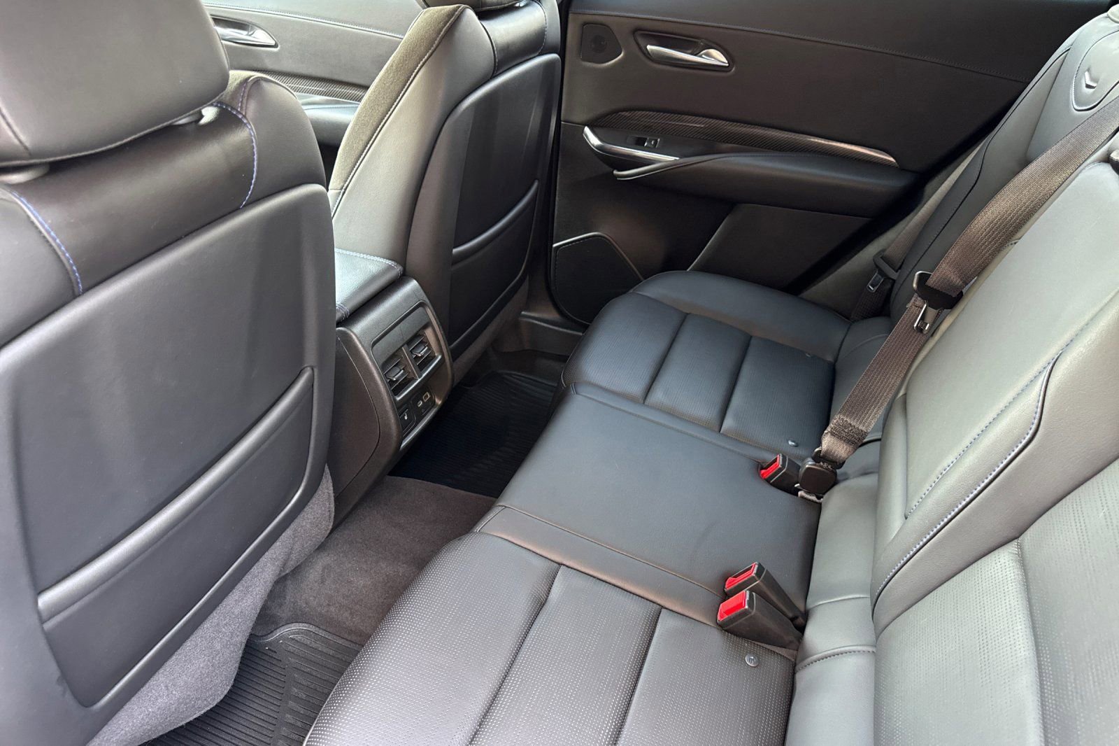Used 2024 Cadillac XT4 Sport FWD image 13