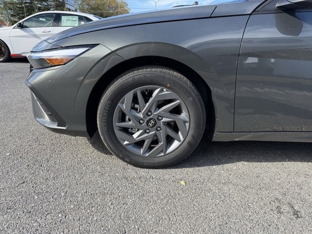 New 2026 Hyundai Elantra Blue image 9