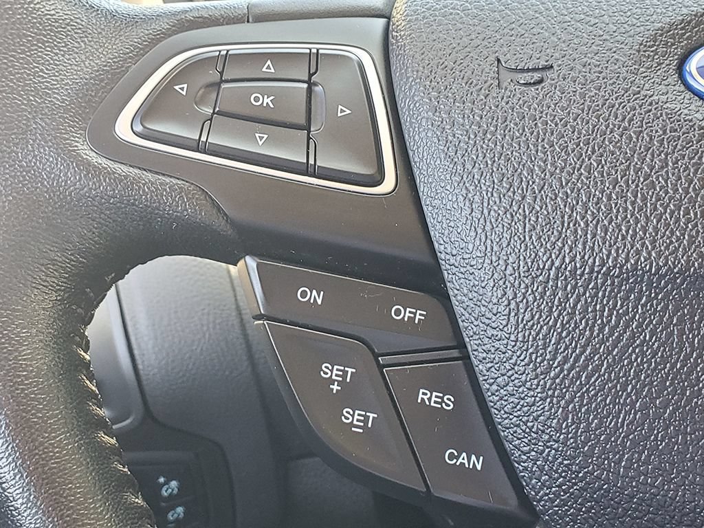 Used 2015 Ford Focus SE w/ SE Cold Weather Package FWD image 26