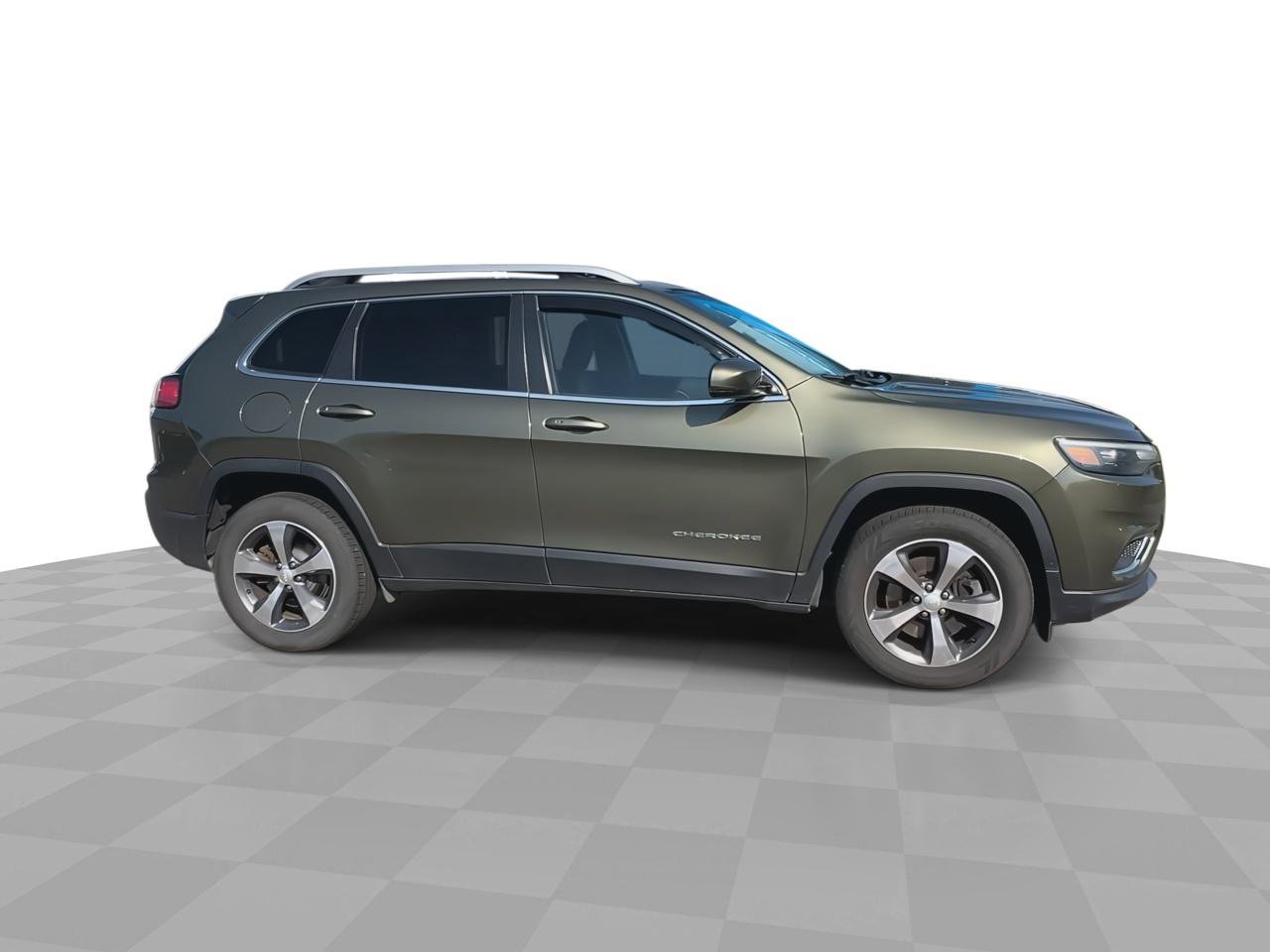Used 2019 Jeep Cherokee Limited image 2