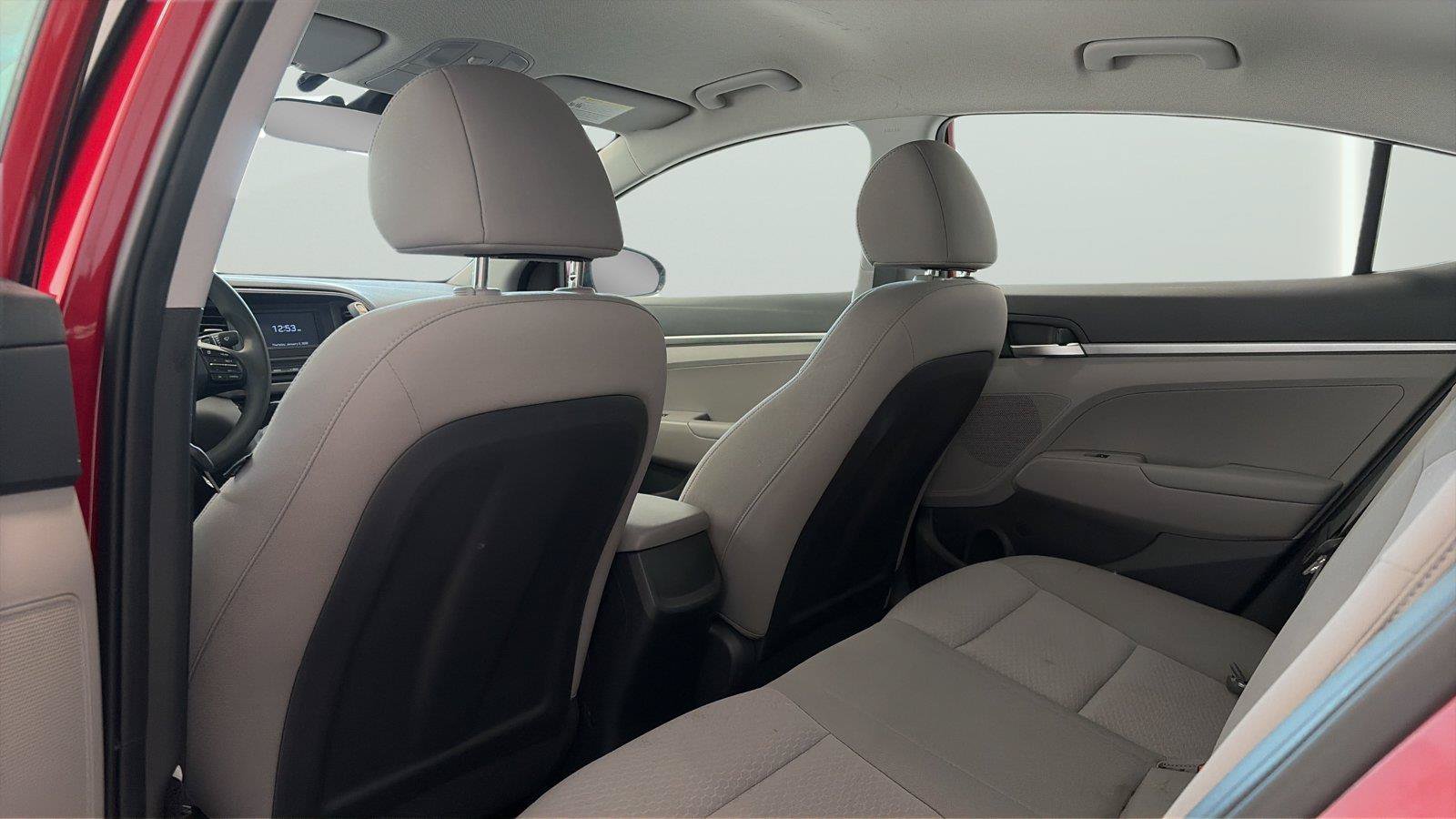 Used 2020 Hyundai Elantra SE FWD image 17