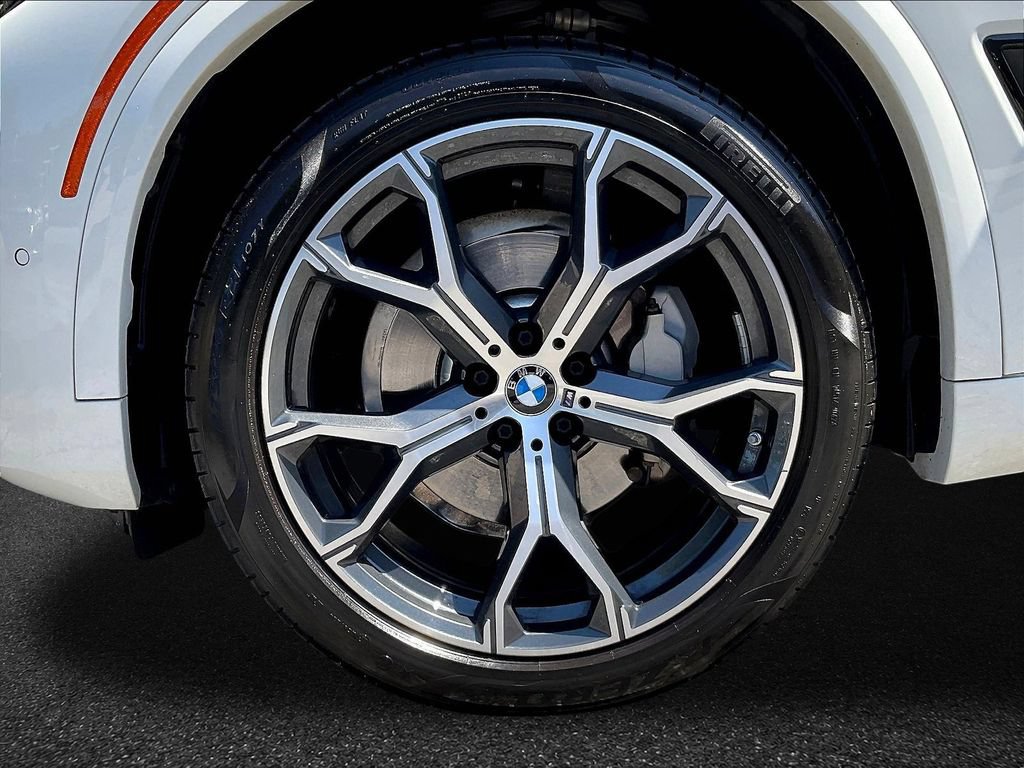 Used 2022 BMW X5 xDrive40i w/ M Sport Package AWD/4WD image 27