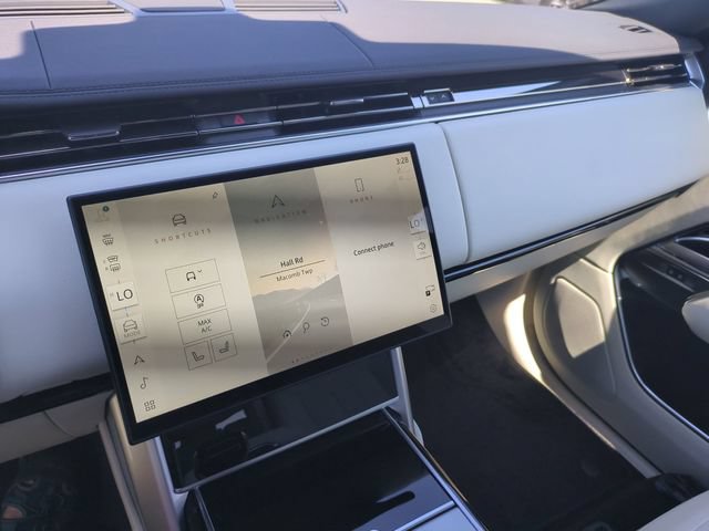 New 2026 Land Rover Range Rover Long Wheelbase SE AWD/4WD image 11