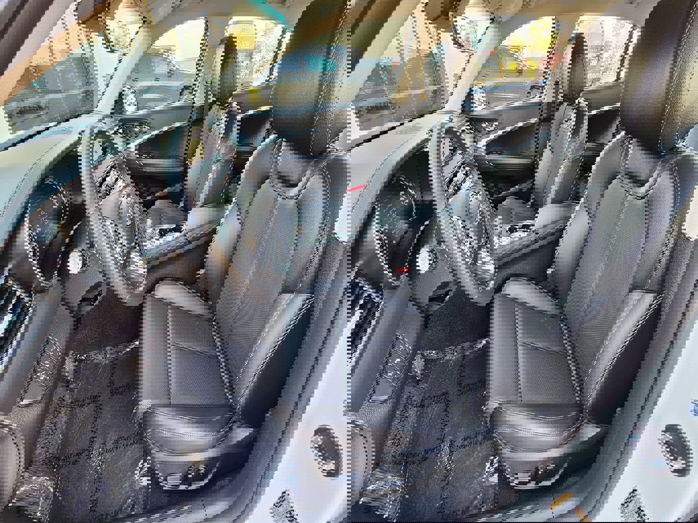 Used 2025 Genesis G70 2.5T image 17