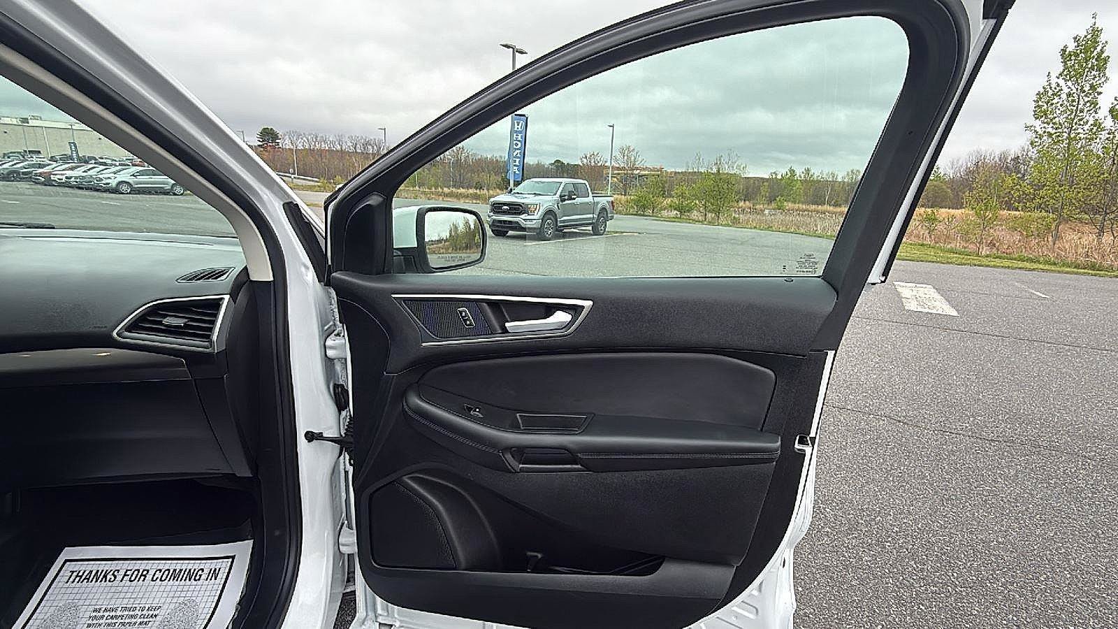 Used 2024 Ford Edge SEL AWD/4WD image 16