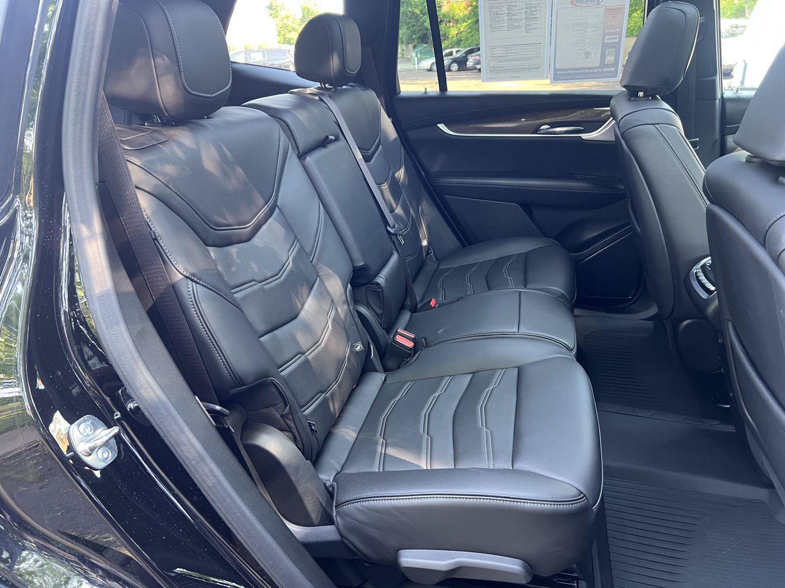 Used 2025 Cadillac XT6 Premium Luxury w/ Platinum Package AWD/4WD image 19