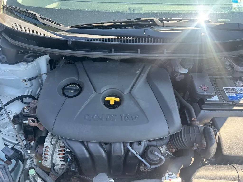 Used 2013 Hyundai Elantra GT FWD image 11