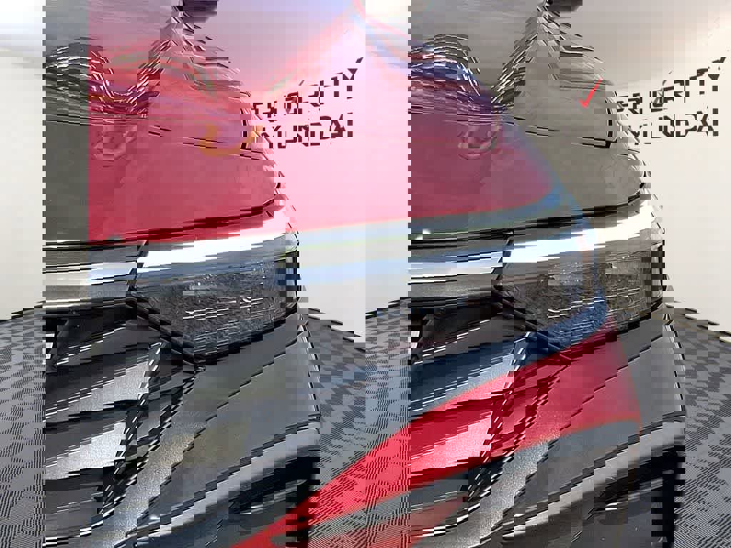 Used 2024 Hyundai Elantra SEL image 8