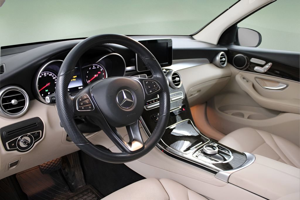 Used 2019 Mercedes-Benz GLC 300 image 13