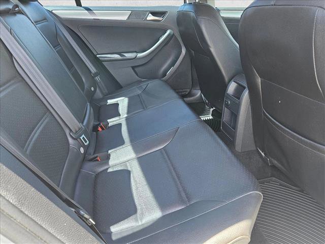 Used 2017 Volkswagen Jetta SE FWD image 19