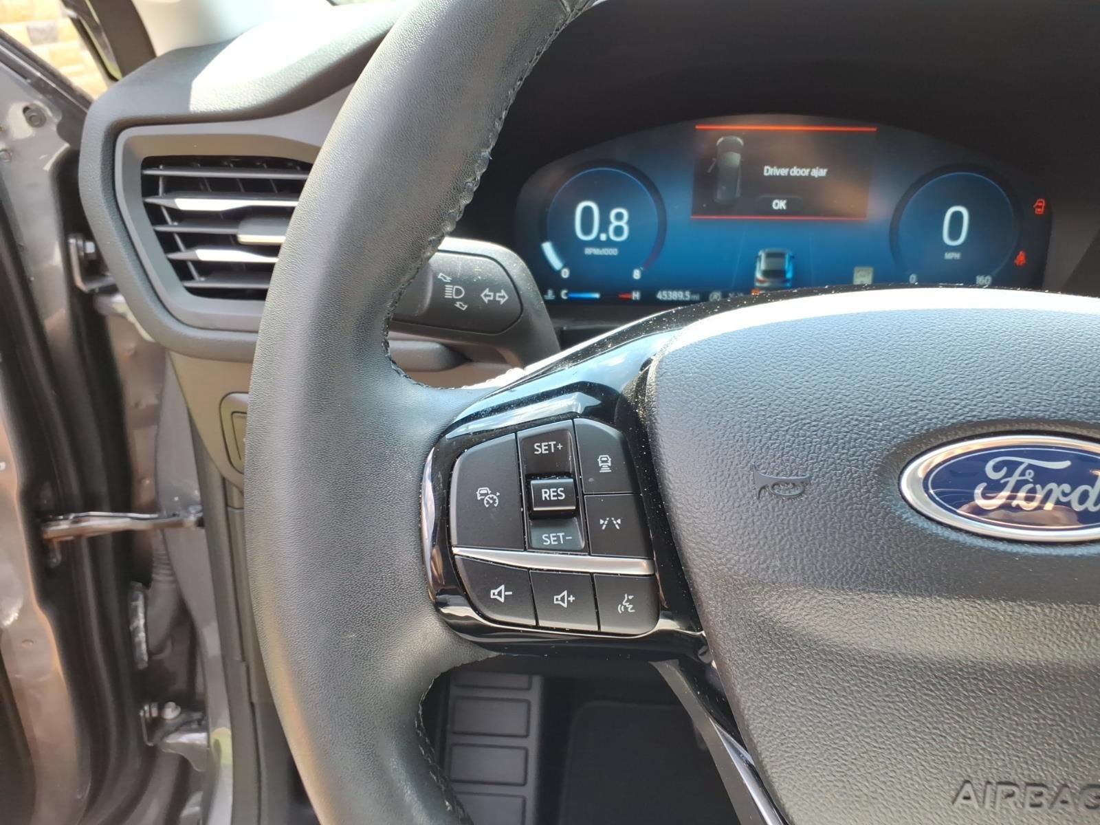 Used 2023 Ford Escape Platinum AWD/4WD image 23