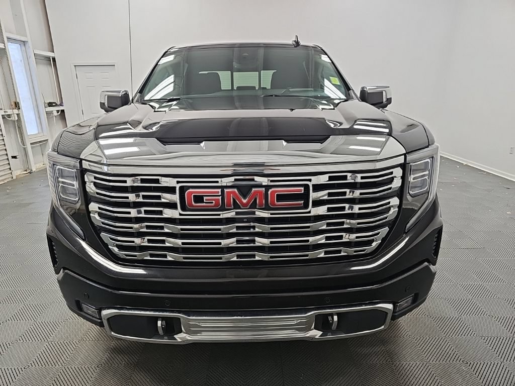 Certified 2023 GMC Sierra 1500 Denali w/ Denali Reserve Package AWD/4WD image 4