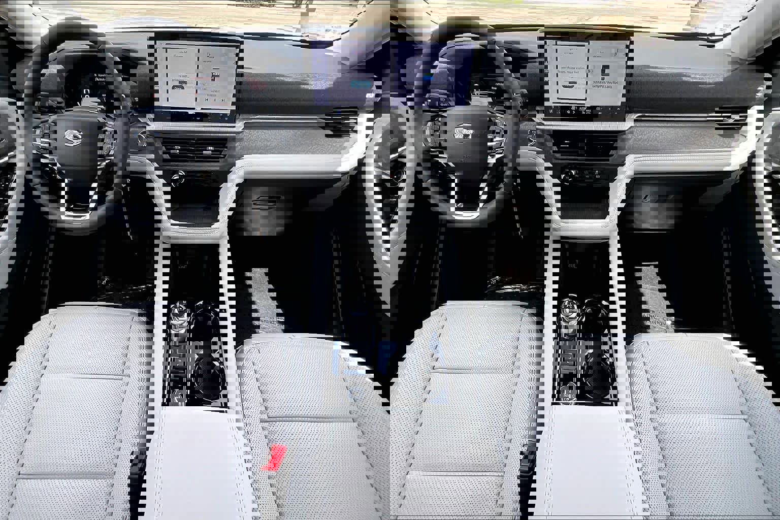 New 2026 Ford Explorer Platinum image 5