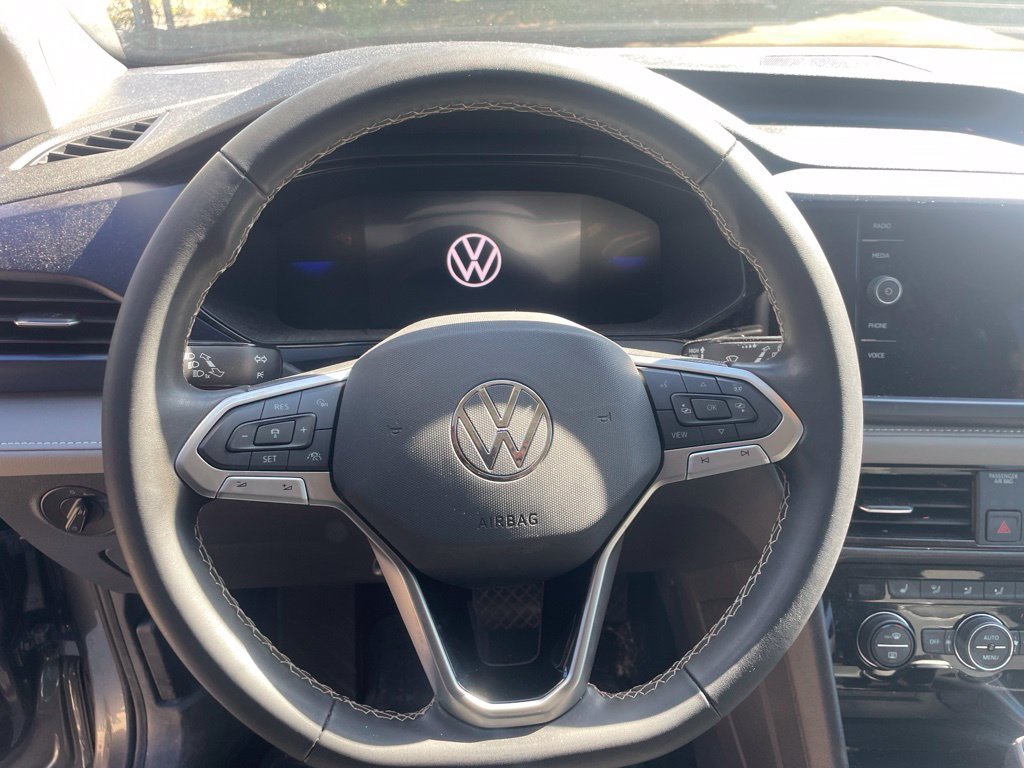 Used 2024 Volkswagen Taos SE AWD/4WD image 8