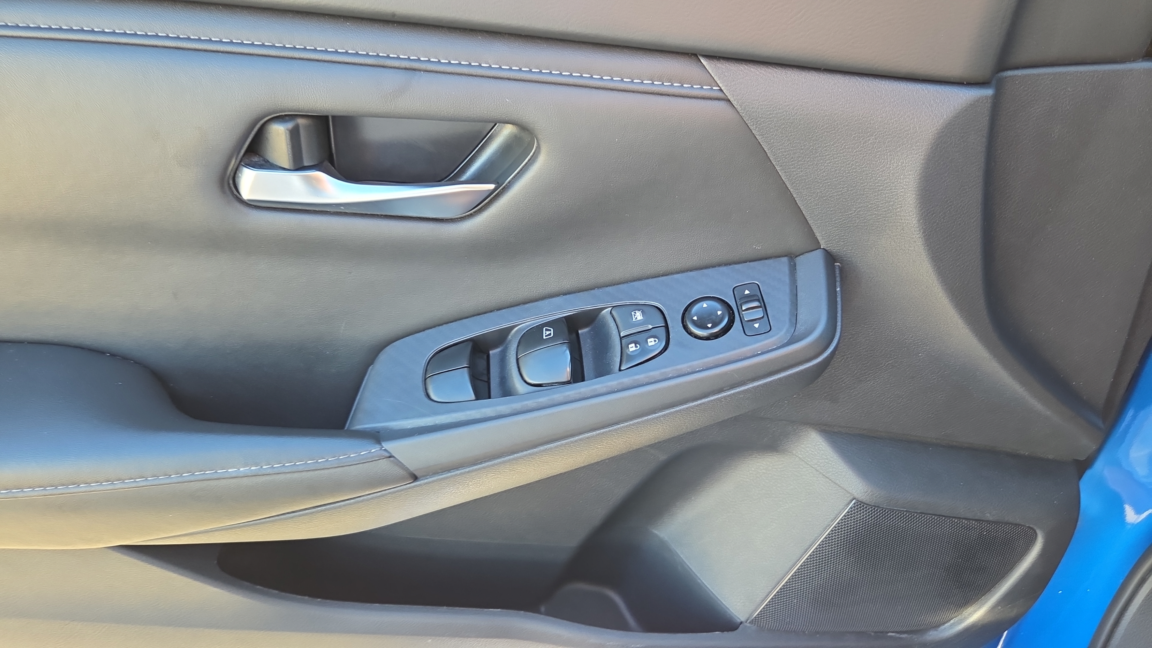Used 2024 Nissan Sentra SV FWD image 26