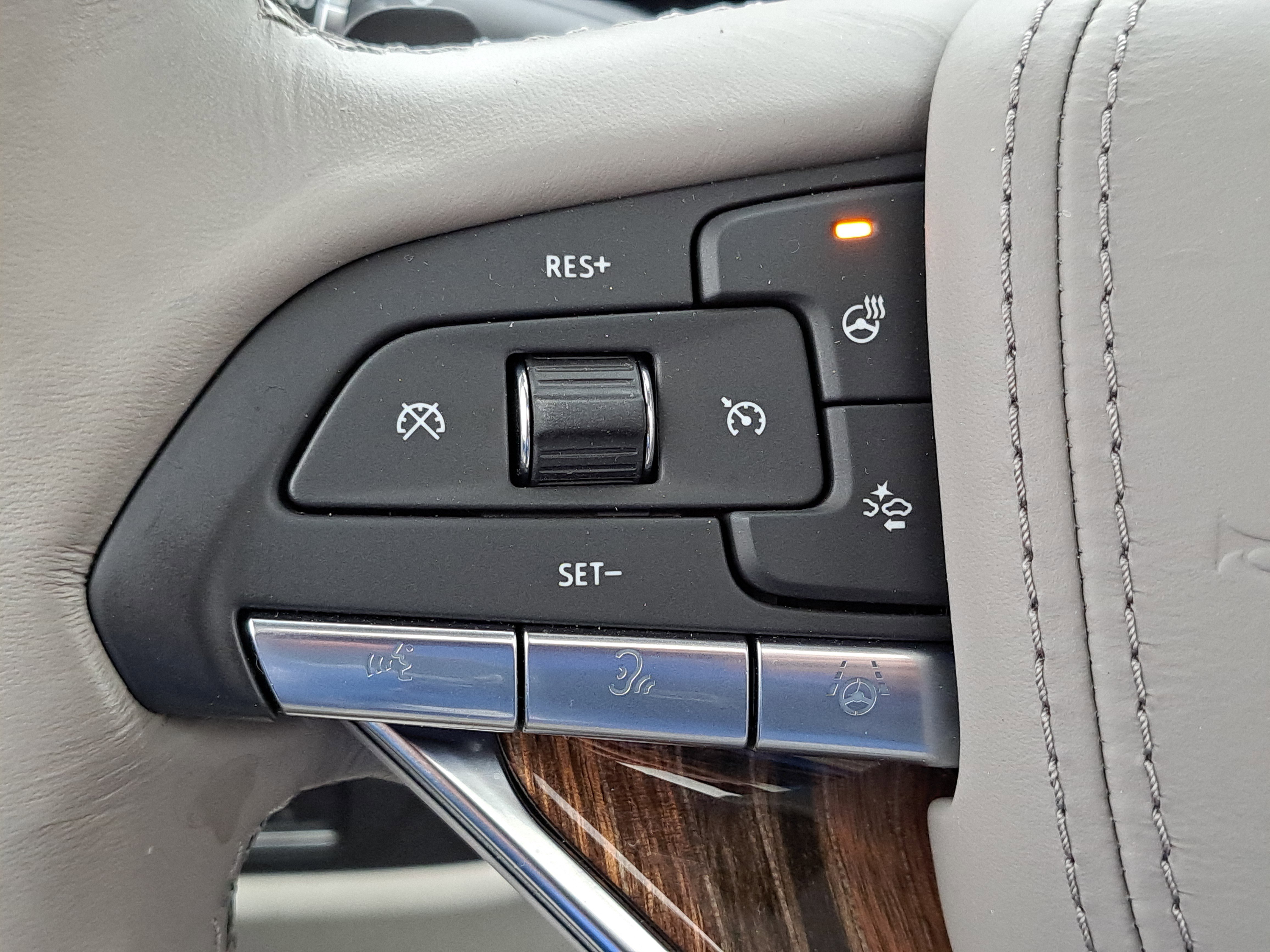 Used 2024 Cadillac Escalade ESV Sport Platinum w/ LPO, ONYX Package image 19