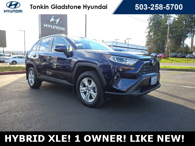 Used 2020 Toyota RAV4 XLE image 1