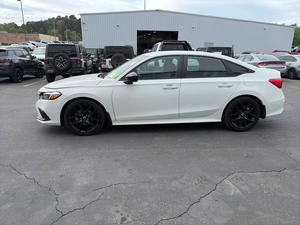 Used 2023 Honda Civic Sport image 4