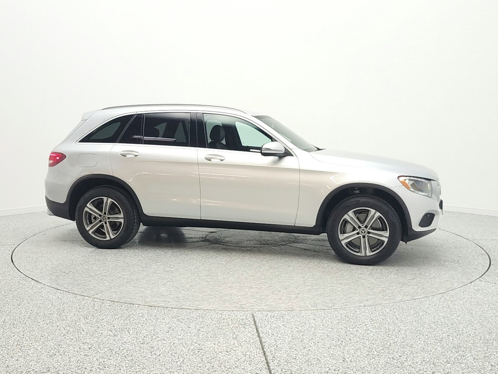 Used 2019 Mercedes-Benz GLC 300 image 4