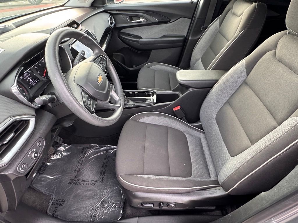 Used 2023 Chevrolet TrailBlazer LT w/ Convenience Package image 11