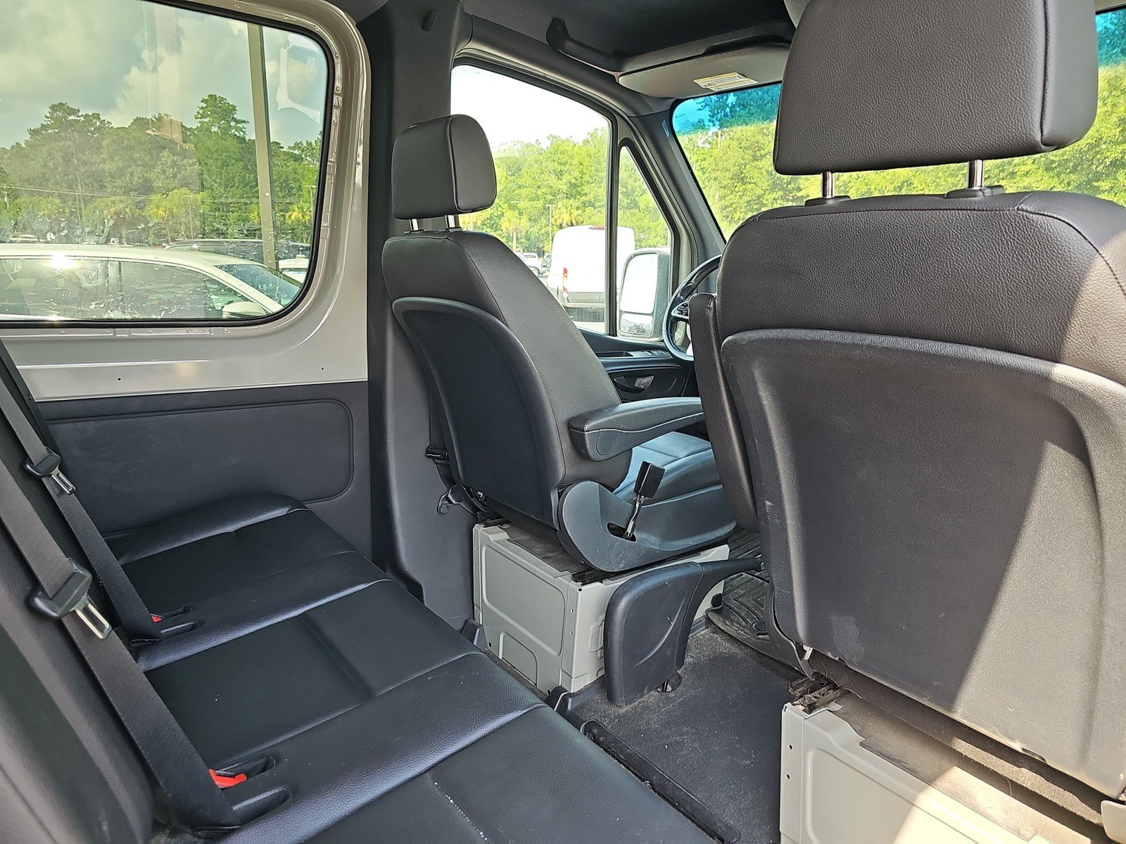 Used 2021 Mercedes-Benz Sprinter 2500 image 11
