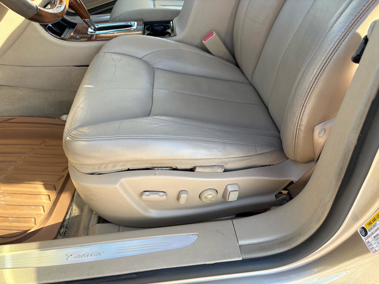 Used 2006 Cadillac DTS Performance image 17