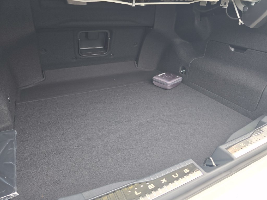 New 2026 Lexus ES 350h w/ Convenience Package FWD image 32