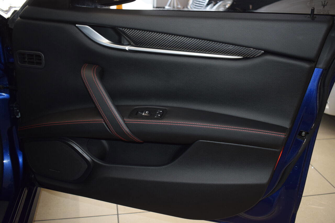 Used 2016 Maserati Ghibli S image 18