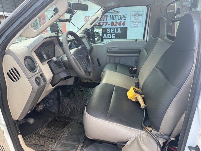 Used 2008 Ford F550 2WD Regular Cab Super Duty image 9