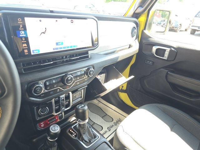 Certified 2024 Jeep Wrangler Unlimited AWD/4WD image 24