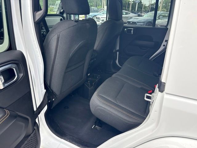 Used 2025 Jeep Wrangler Unlimited Sahara AWD/4WD image 13