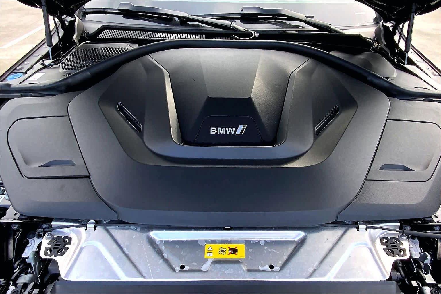 Certified 2025 BMW i4 eDrive40 w/ M Sport Package RWD image 31