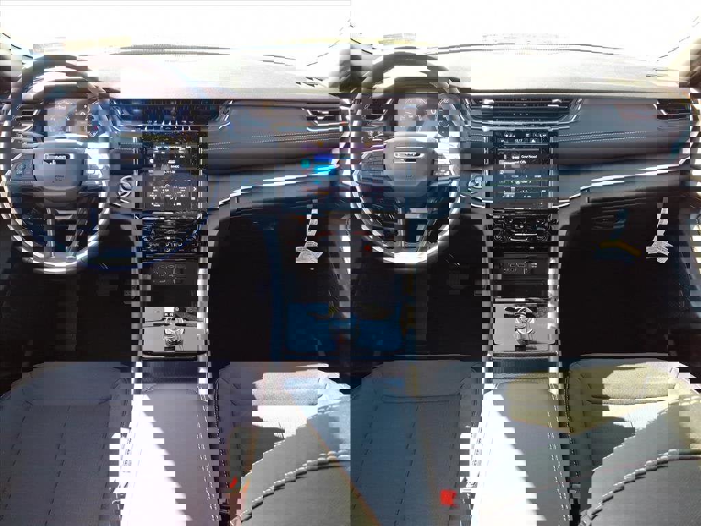 New 2025 Jeep Grand Cherokee Laredo X w/ Luxury Tech Group I image 5