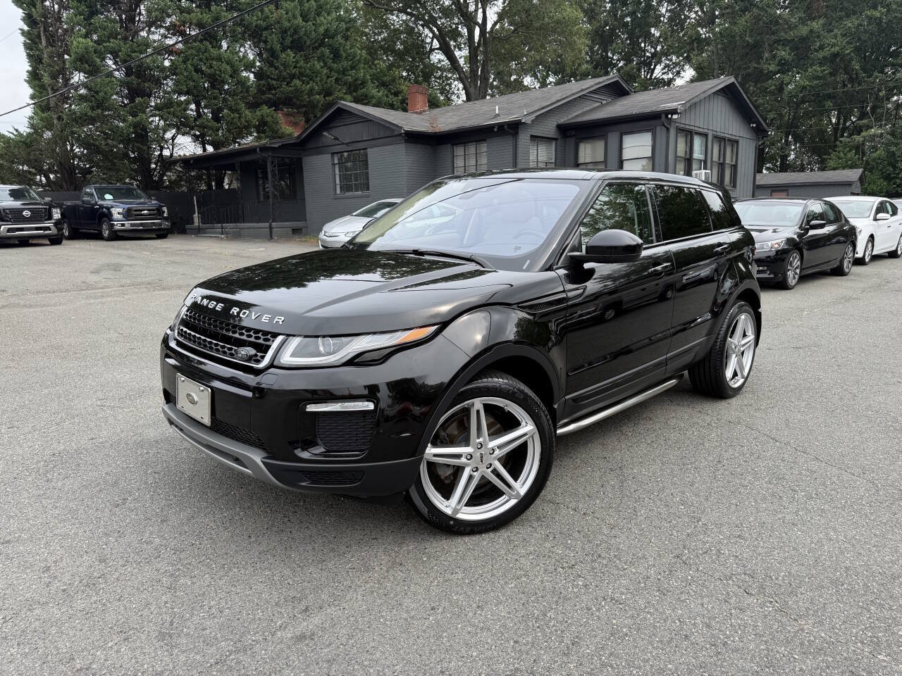 Used 2017 Land Rover Range Rover Evoque SE Premium AWD/4WD image 1