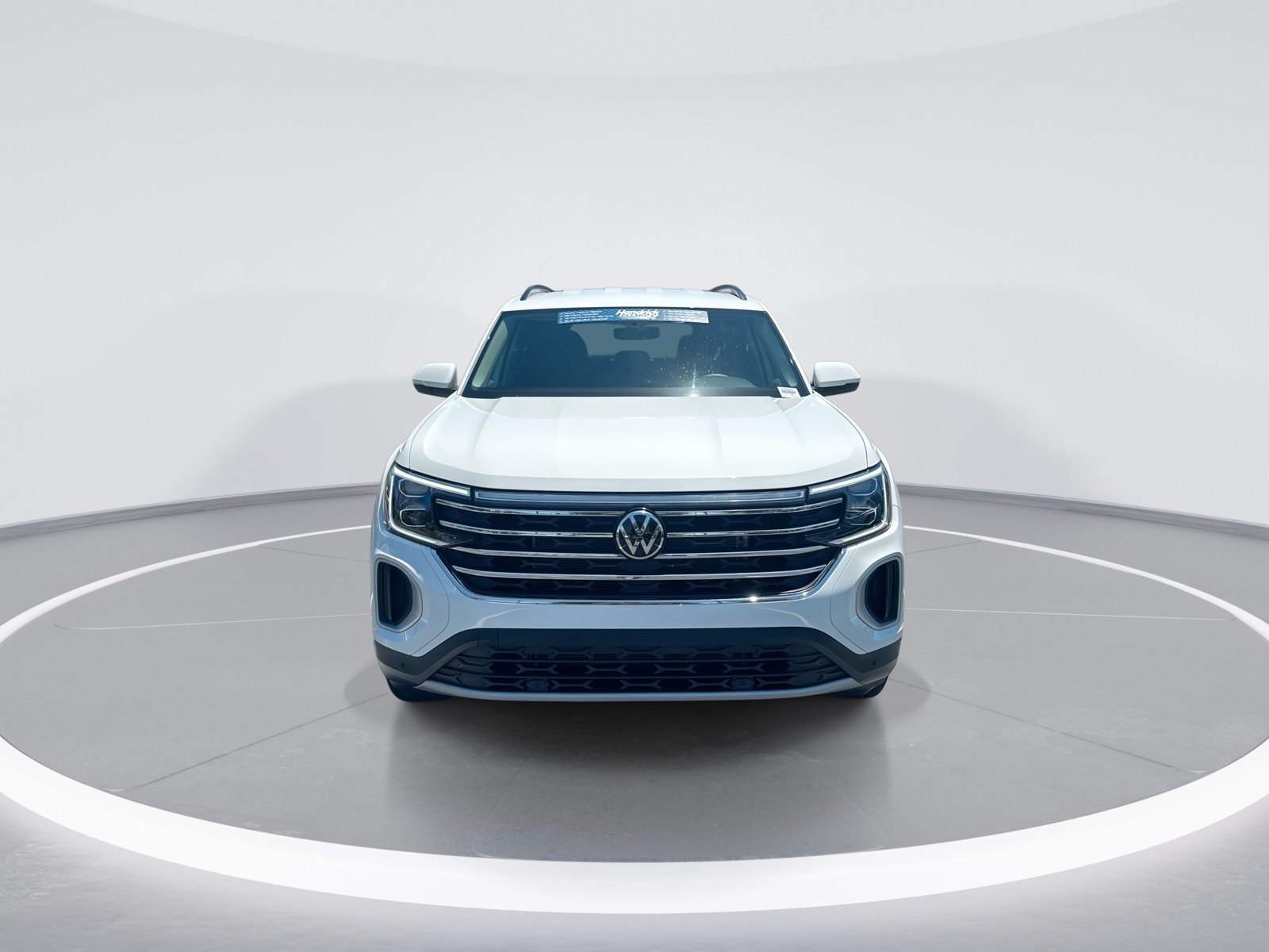 Used 2025 Volkswagen Atlas SE AWD/4WD image 3